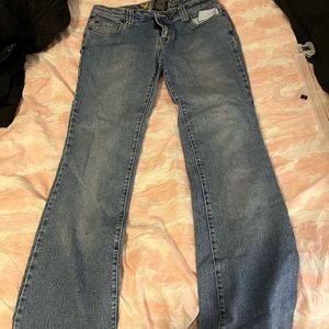 OLD SCHOOL JEANS ! Low rise and FLARED! SIZE 5